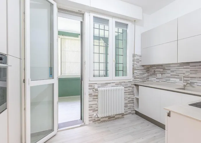 Gobetti, By Short Holidays *