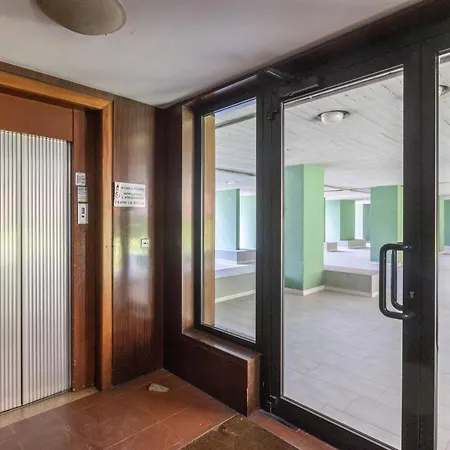 Gobetti, By Short Holidays *