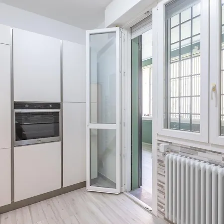 Gobetti, By Short Holidays