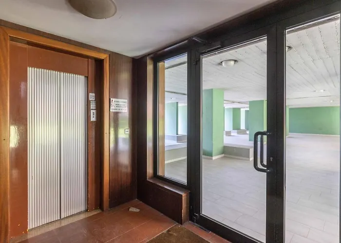 Gobetti, By Short Holidays *